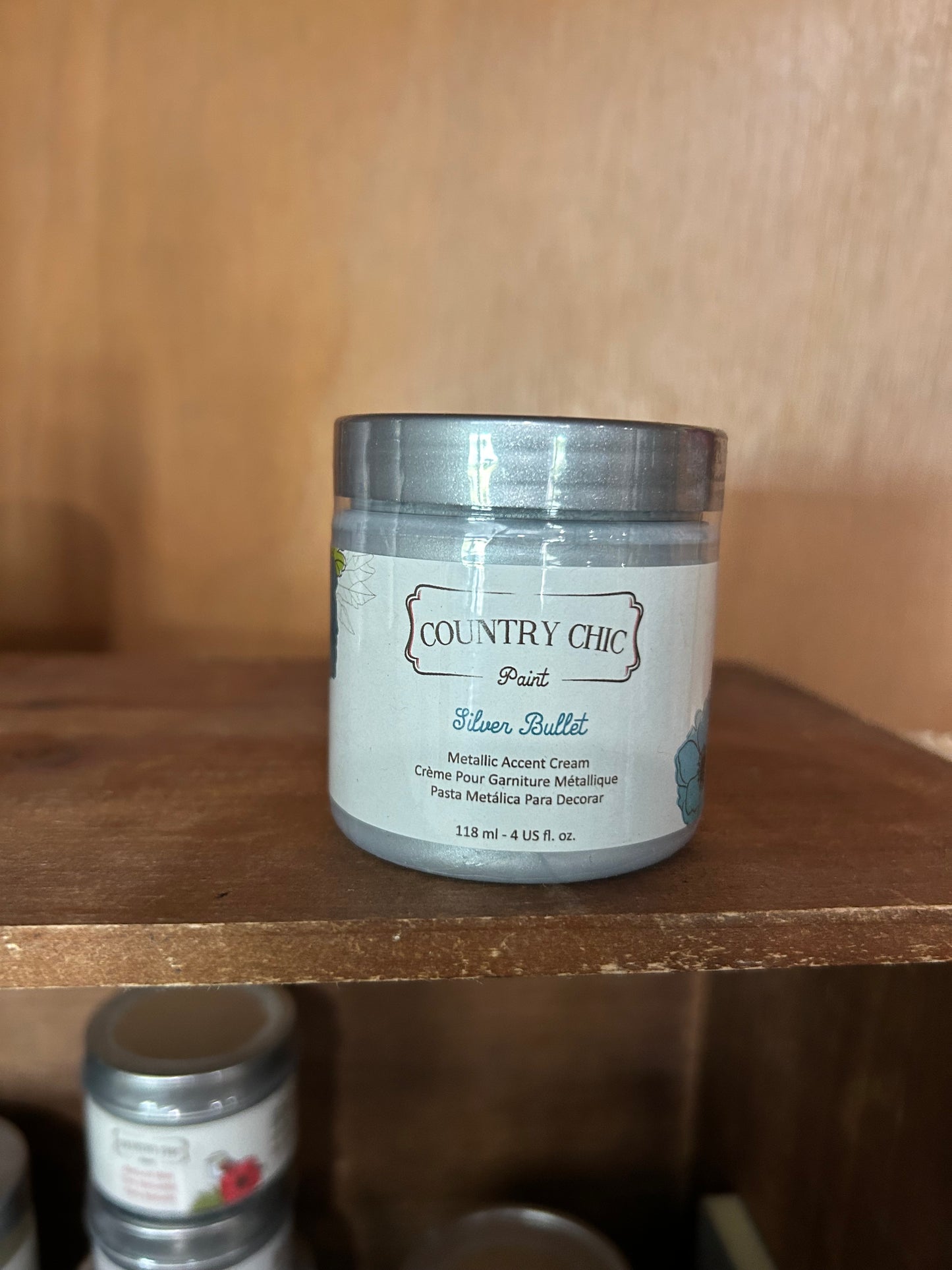 Metallic Accent Cream Silver Bullet