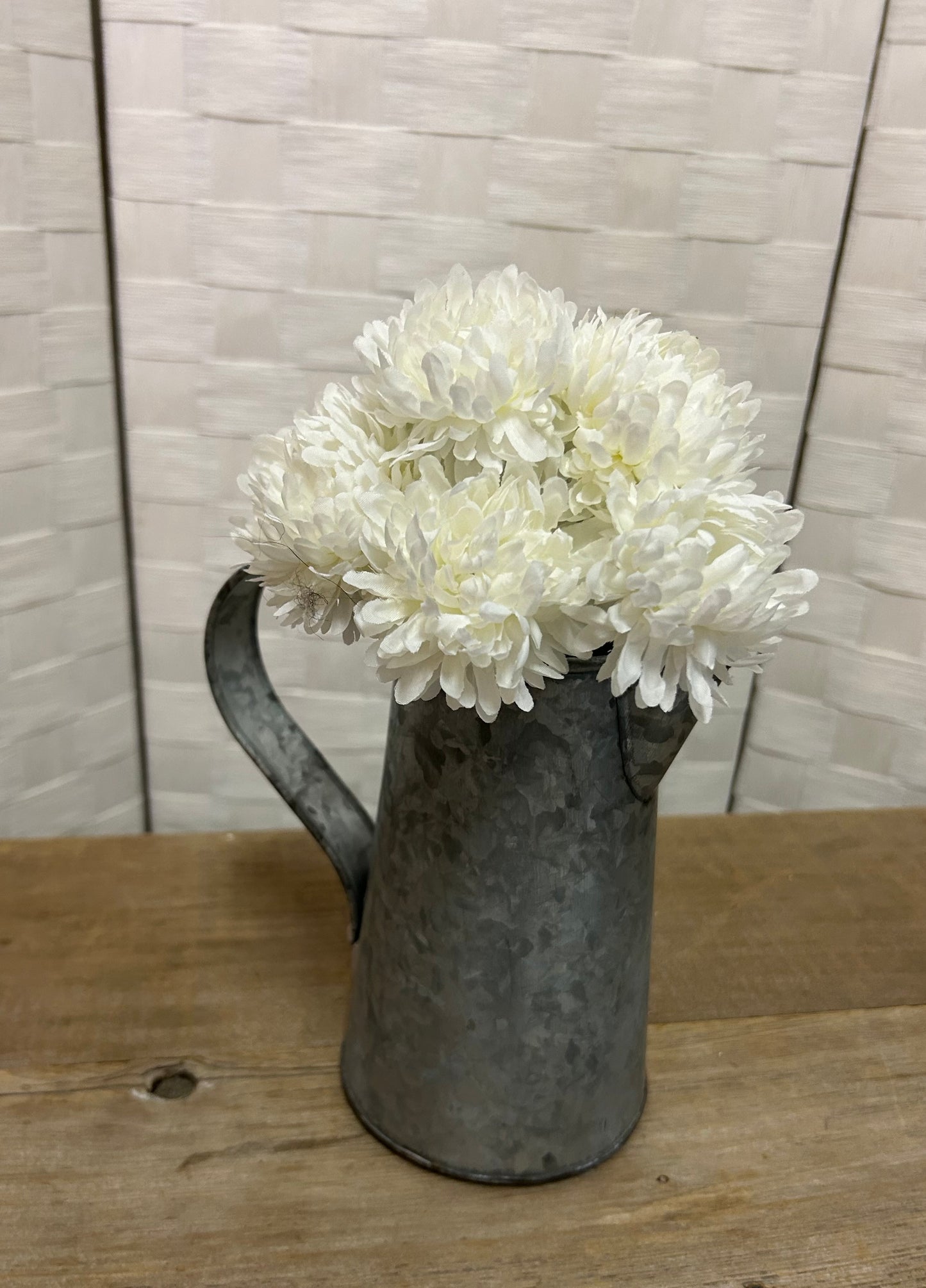 Small White Snow Ball Pick