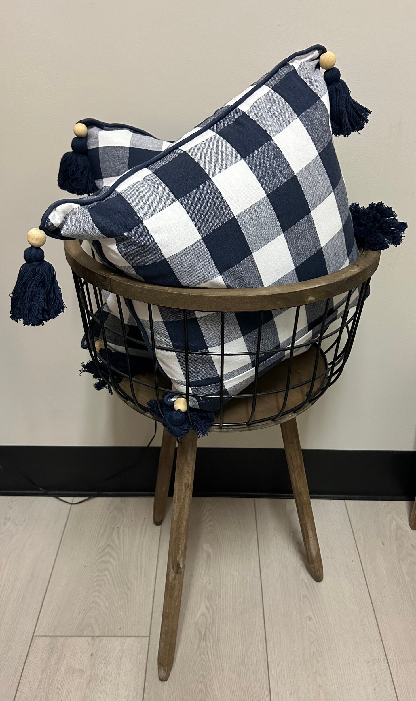 Wood And Metal Basket With Legs
